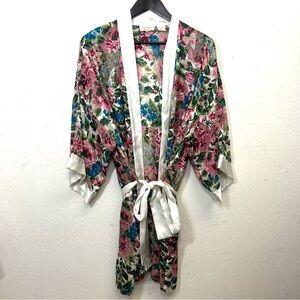 Vintage 90’s Victoria’s Secret Gold Label Floral Short Robe Size OS